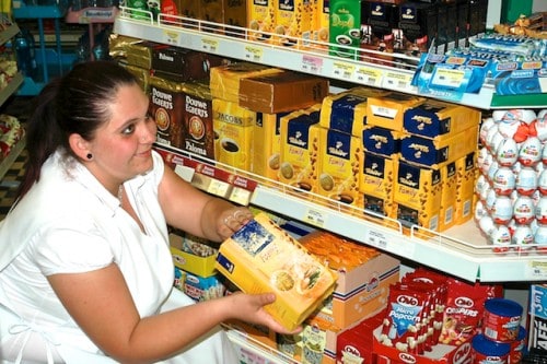 Szent Bazil Középiskola Lezajlott az első élelmiszer  és vegyiáru eladó vizsga Kisvárdán a Tessedikben! Hírek