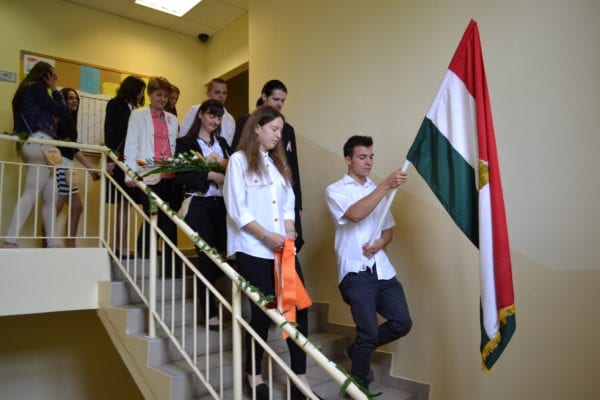 Szent Bazil Középiskola A világ van előttetek – Ballagási ünnepség a debreceni Telegdiben Hírek
