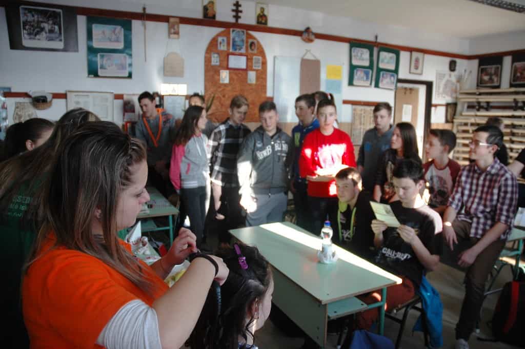 Szent Bazil Középiskola Rendhagyó osztályfőnöki órák – Bemutatkozott a kisvárdai Telegdi Hírek