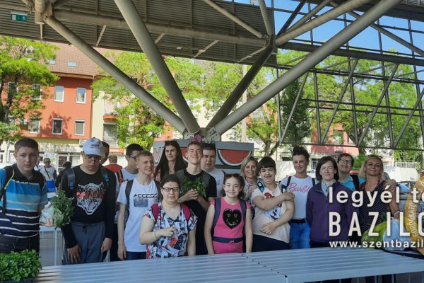 Szent Bazil Középiskola DE – GTK án „lediplomáztak” a debreceni Pénzügyesek Debreceni tagintézmény Hírek