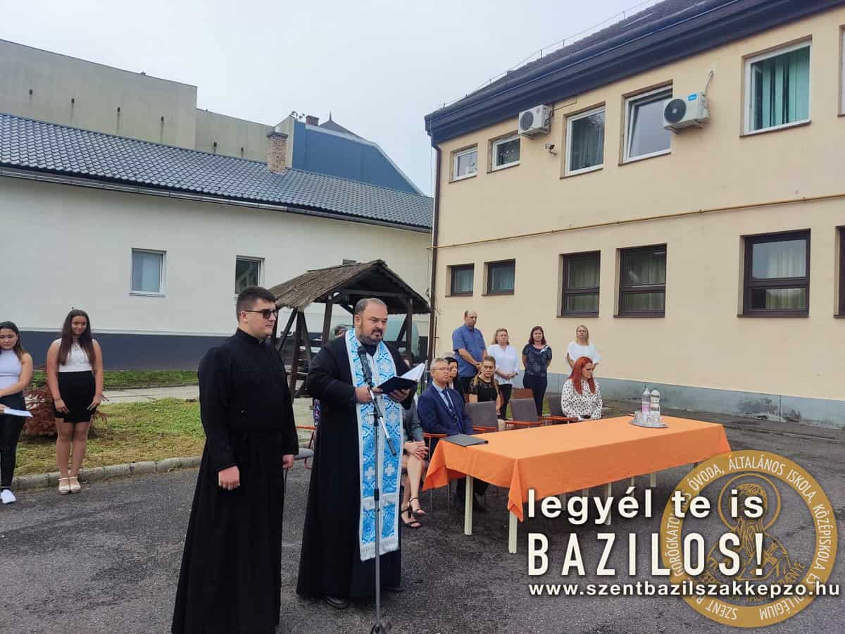 Szent Bazil Középiskola Fodrászok bevetésen   Schaeffler Debrecen családi nap Debreceni tagintézmény Hírek