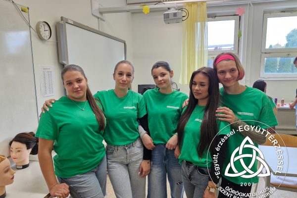 Szent Bazil Középiskola Bazilos pillanatok – Nyílt nap 2025 ben Kisvárdán! Hírek Kisvárdai Tagintézmény Szent Bazil Középiskola Füstölt csülkös káposztás tócsni – bronzérem a Hajdúhadházi Káposztás Napokon! Debreceni tagintézmény Hírek