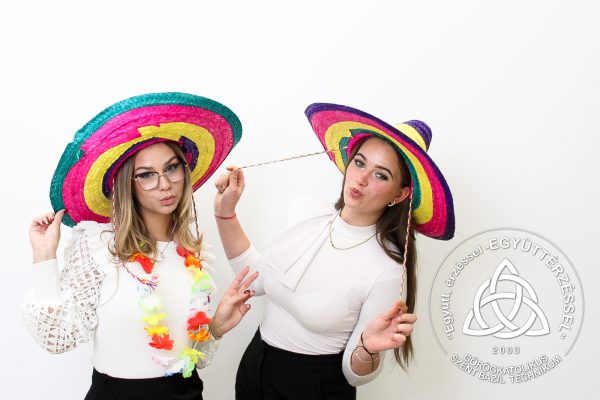 Szent Bazil Középiskola Szalag, Mosoly, Ünnep – Faraktár utcai Pillanatok a Szent Bazilban! Debreceni tagintézmény Hírek Szent Bazil Középiskola Telegdi Kata Szakiskola és Szakközépiskola sikerei a X. Szabolcs Kupán Hírek Versenyereredmények