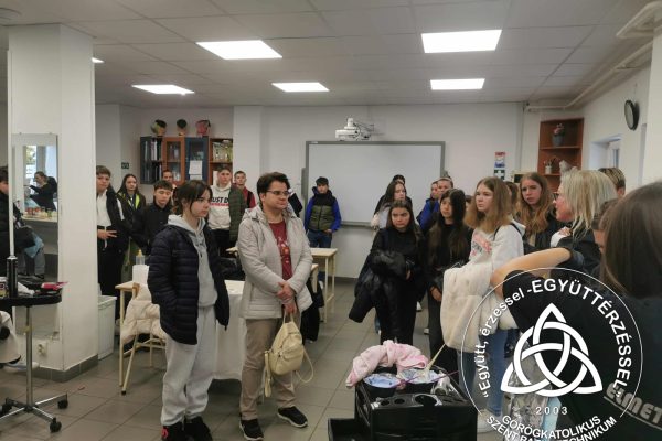 Szent Bazil Középiskola Írd be gyorsan a telódba! Nyíltnapok időpntjai 2025/26 tanév Debreceni tagintézmény Hírek Kisvárdai Tagintézmény Nyíregyházi Tagintézmény