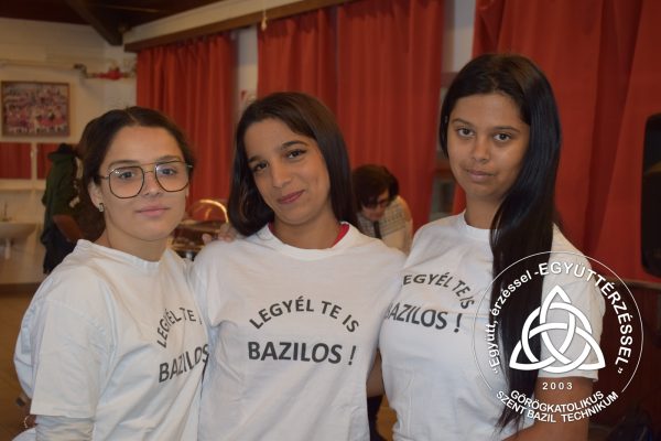 Szent Bazil Középiskola Szeretet és Szakma: Karácsonyi Szépülés a Szent Lukács Szeretetszolgálatnál Debreceni tagintézmény Hírek Szent Bazil Középiskola Diadal és Tisztesség: Bazilos Sikerek a Debreceni Fair Play Kupán! Debreceni tagintézmény Hírek