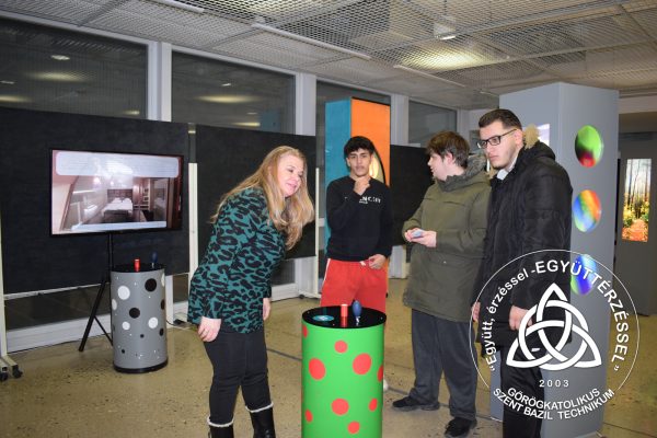 Szent Bazil Középiskola Szent  Bazil Középiskola     Nyító oldal