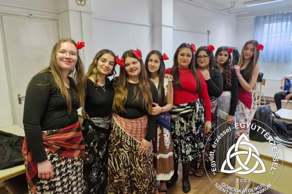 Szent Bazil Középiskola Stílus, Kreativitás és Hagyomány: Megmozdult a Szent Bazil a Farsangi Szezonban! Hírek Kisvárdai Tagintézmény Szent Bazil Középiskola Szent Bazil Középiskola Nyító oldal