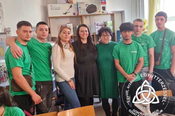 Szent Bazil Középiskola Kisvárdán tanulható a jövő: ingyenes élelmiszerbiztonsági képzés a Szent Bazil Technikum diákjainak Hírek Kisvárdai Tagintézmény Szent Bazil Középiskola Hírek