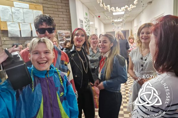 Szent Bazil Középiskola Road show, avagy szakmabemutatók kicsit másképp Hírek Kisvárdai Tagintézmény Szent Bazil Görögkatolikus Középiskola