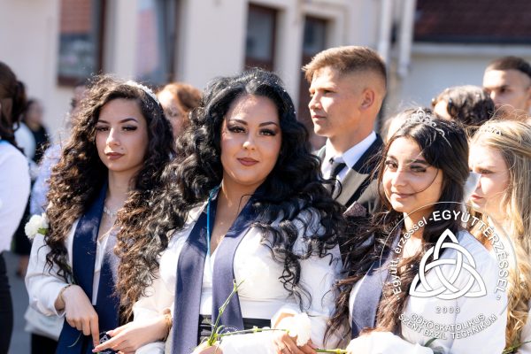 Szent Bazil Középiskola Szent  Bazil Középiskola     Nyító oldal
