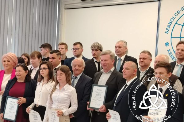 Szent Bazil Középiskola Ingyenes szakmatanulás Kisvárdán: elismert diákok a Szent Bazil Görögkatolikus Technikum élvonalából Hírek Kisvárdai Tagintézmény Szent Bazil Középiskola Szent Bazil Középiskola Nyító oldal
