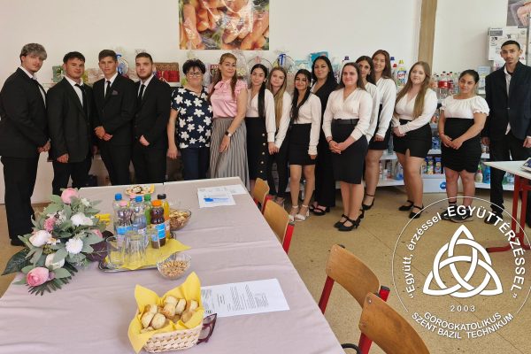 Szent Bazil Középiskola Sikeres kereskedelmi értékesítő vizsgák Kisvárdán – új szakemberekkel gazdagodott a térség Hírek Kisvárdai Tagintézmény Szent Bazil Középiskola DÖKéletes Nap a kisvárdai Szent Bazilban 2024 Hírek