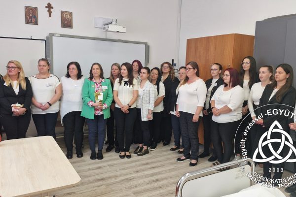 Szent Bazil Középiskola Sikeres kisgyermekgondozó és nevelő vizsgák Kisvárdán – hivatásból választották a gyermekek szolgálatát Hírek Kisvárdai Tagintézmény Szent Bazil Középiskola DÖKéletes Nap a kisvárdai Szent Bazilban 2024 Hírek