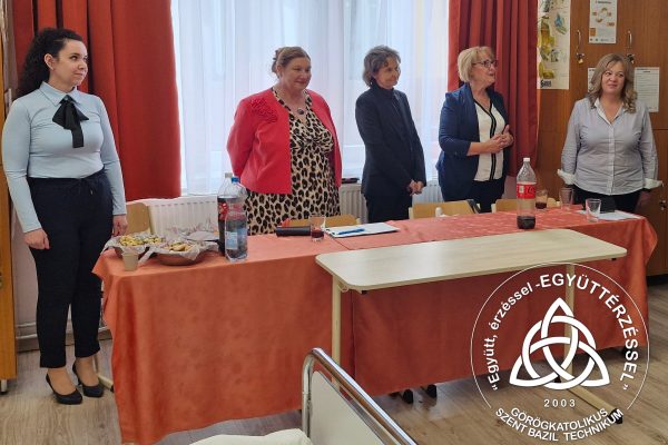 Szent Bazil Középiskola Sikeres kisgyermekgondozó és nevelő vizsgák Kisvárdán – hivatásból választották a gyermekek szolgálatát Hírek Kisvárdai Tagintézmény Szent Bazil Középiskola Sikeres kisgyermekgondozó és nevelő vizsgák Kisvárdán – hivatásból választották a gyermekek szolgálatát Hírek Kisvárdai Tagintézmény