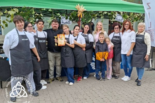 Szent Bazil Középiskola Újabb bazilos siker a Tirpák Fesztiválon! Hírek Nyíregyházi Tagintézmény Szent Bazil Szent Bazil Görögkatolikus Középiskola Versenyereredmények Szent Bazil Középiskola Erős évkezdés: Első hely Hajdúsámsonban! Debreceni tagintézmény Hírek Szent Bazil Szent Bazil Görögkatolikus Középiskola Versenyereredmények