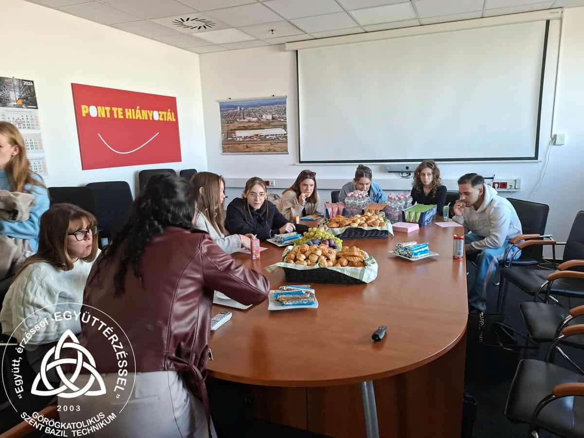Szent Bazil Középiskola A számoktól a raktárak világáig – Postakertes pénzügyesek a PENNY ben Debreceni tagintézmény Egyéb Hírek Szent Bazil Szent Bazil Görögkatolikus Középiskola