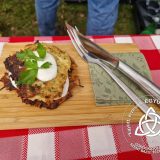 Szent Bazil Középiskola Füstölt csülkös káposztás tócsni – bronzérem a Hajdúhadházi Káposztás Napokon! Debreceni tagintézmény Hírek Szent Bazil Középiskola Füstölt csülkös káposztás tócsni – bronzérem a Hajdúhadházi Káposztás Napokon! Debreceni tagintézmény Hírek