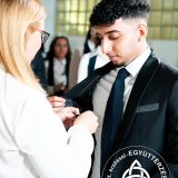 Szent Bazil Középiskola Szalag, Mosoly, Ünnep – Faraktár utcai Pillanatok a Szent Bazilban! Debreceni tagintézmény Hírek Szent Bazil Középiskola Szalag, Mosoly, Ünnep – Faraktár utcai Pillanatok a Szent Bazilban! Debreceni tagintézmény Hírek