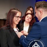 Szent Bazil Középiskola Szalagtűző a Postakert utcai telephelyen: tehetség, show és karácsonyi hangulat egy estén Debreceni tagintézmény Hírek Szent Bazil Középiskola Szalagtűző a Postakert utcai telephelyen: tehetség, show és karácsonyi hangulat egy estén Debreceni tagintézmény Hírek