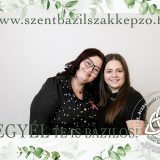 Szent Bazil Középiskola Szalagtűző a Postakert utcai telephelyen: tehetség, show és karácsonyi hangulat egy estén Debreceni tagintézmény Hírek Szent Bazil Középiskola Szalagtűző a Postakert utcai telephelyen: tehetség, show és karácsonyi hangulat egy estén Debreceni tagintézmény Hírek