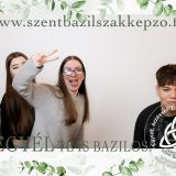 Szent Bazil Középiskola Szalagtűző a Postakert utcai telephelyen: tehetség, show és karácsonyi hangulat egy estén Debreceni tagintézmény Hírek Szent Bazil Középiskola Szalagtűző a Postakert utcai telephelyen: tehetség, show és karácsonyi hangulat egy estén Debreceni tagintézmény Hírek