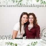 Szent Bazil Középiskola Szalagtűző a Postakert utcai telephelyen: tehetség, show és karácsonyi hangulat egy estén Debreceni tagintézmény Hírek Szent Bazil Középiskola Szalagtűző a Postakert utcai telephelyen: tehetség, show és karácsonyi hangulat egy estén Debreceni tagintézmény Hírek