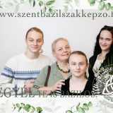 Szent Bazil Középiskola Szalagtűző a Postakert utcai telephelyen: tehetség, show és karácsonyi hangulat egy estén Debreceni tagintézmény Hírek Szent Bazil Középiskola Szalagtűző a Postakert utcai telephelyen: tehetség, show és karácsonyi hangulat egy estén Debreceni tagintézmény Hírek