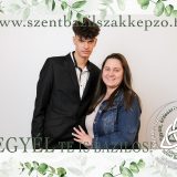 Szent Bazil Középiskola Szalagtűző a Postakert utcai telephelyen: tehetség, show és karácsonyi hangulat egy estén Debreceni tagintézmény Hírek Szent Bazil Középiskola Szalagtűző a Postakert utcai telephelyen: tehetség, show és karácsonyi hangulat egy estén Debreceni tagintézmény Hírek