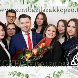 Szent Bazil Középiskola Szalagtűző a Postakert utcai telephelyen: tehetség, show és karácsonyi hangulat egy estén Debreceni tagintézmény Hírek Szent Bazil Középiskola Szalagtűző a Postakert utcai telephelyen: tehetség, show és karácsonyi hangulat egy estén Debreceni tagintézmény Hírek