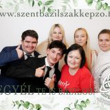 Szent Bazil Középiskola Szalagtűző a Postakert utcai telephelyen: tehetség, show és karácsonyi hangulat egy estén Debreceni tagintézmény Hírek Szent Bazil Középiskola Szalagtűző a Postakert utcai telephelyen: tehetség, show és karácsonyi hangulat egy estén Debreceni tagintézmény Hírek