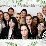 Szent Bazil Középiskola Szalagtűző a Postakert utcai telephelyen: tehetség, show és karácsonyi hangulat egy estén Debreceni tagintézmény Hírek Szent Bazil Középiskola Szalagtűző a Postakert utcai telephelyen: tehetség, show és karácsonyi hangulat egy estén Debreceni tagintézmény Hírek