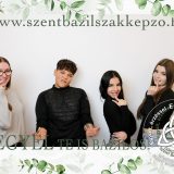 Szent Bazil Középiskola Szalagtűző a Postakert utcai telephelyen: tehetség, show és karácsonyi hangulat egy estén Debreceni tagintézmény Hírek Szent Bazil Középiskola Szalagtűző a Postakert utcai telephelyen: tehetség, show és karácsonyi hangulat egy estén Debreceni tagintézmény Hírek