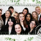 Szent Bazil Középiskola Szalagtűző a Postakert utcai telephelyen: tehetség, show és karácsonyi hangulat egy estén Debreceni tagintézmény Hírek Szent Bazil Középiskola Szalagtűző a Postakert utcai telephelyen: tehetség, show és karácsonyi hangulat egy estén Debreceni tagintézmény Hírek