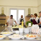 Szent Bazil Középiskola Parajkrémleves és piskótarolád: Vizsgázott a jövő vendéglátós generációja! Hírek Nyíregyházi Tagintézmény Szent Bazil Középiskola Parajkrémleves és piskótarolád: Vizsgázott a jövő vendéglátós generációja! Hírek Nyíregyházi Tagintézmény