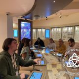 Szent Bazil Középiskola Pénzügyi kaland a fővárosban: A Szent Bazil diákjai a Pénzmúzeumban jártak! Hírek Nyíregyházi Tagintézmény Szent Bazil Középiskola Pénzügyi kaland a fővárosban: A Szent Bazil diákjai a Pénzmúzeumban jártak! Hírek Nyíregyházi Tagintézmény