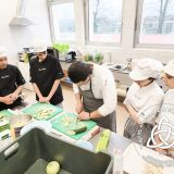 Szent Bazil Középiskola Fine Dining az Iskolapadban: Balogh Roland Séf Inspirálta Jövőnk Szakácsait! Debreceni tagintézmény Hírek Szent Bazil Középiskola Fine Dining az Iskolapadban: Balogh Roland Séf Inspirálta Jövőnk Szakácsait! Debreceni tagintézmény Hírek