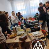 Szent Bazil Középiskola Kisvárdán retró életre kelt: ingyenes képzésben tanuló diákok vitték sikerre a Szent Bazil Technikum hetét Hírek Kisvárdai Tagintézmény Szent Bazil Középiskola Kisvárdán retró életre kelt: ingyenes képzésben tanuló diákok vitték sikerre a Szent Bazil Technikum hetét Hírek Kisvárdai Tagintézmény