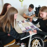 Szent Bazil Középiskola Kisvárdán retró életre kelt: ingyenes képzésben tanuló diákok vitték sikerre a Szent Bazil Technikum hetét Hírek Kisvárdai Tagintézmény Szent Bazil Középiskola Kisvárdán retró életre kelt: ingyenes képzésben tanuló diákok vitték sikerre a Szent Bazil Technikum hetét Hírek Kisvárdai Tagintézmény