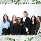 Szent Bazil Középiskola Emlékekkel teli búcsú a Faraktár utcában – különleges ballagás Debrecenben Debreceni tagintézmény Hírek Szent Bazil Középiskola Emlékekkel teli búcsú a Faraktár utcában – különleges ballagás Debrecenben Debreceni tagintézmény Hírek