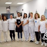 Szent Bazil Középiskola Nyíregyháza új szépségmesterei – Sikeres fodrász vizsgák a Szent Bazil Technikum ingyenes képzésén Hírek Nyíregyházi Tagintézmény Szent Bazil Középiskola Nyíregyháza új szépségmesterei – Sikeres fodrász vizsgák a Szent Bazil Technikum ingyenes képzésén Hírek Nyíregyházi Tagintézmény
